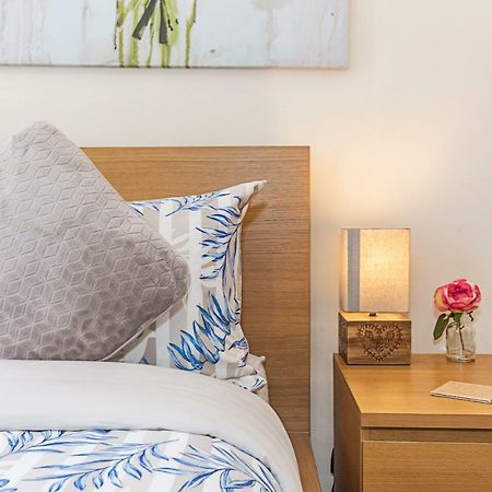 Greyhound Road Rooms Londra Esterno foto