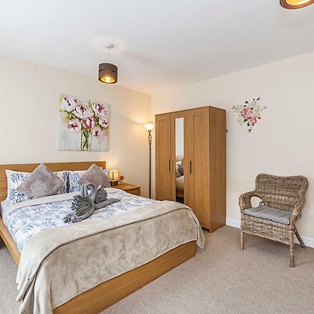 Greyhound Road Rooms Londra Esterno foto