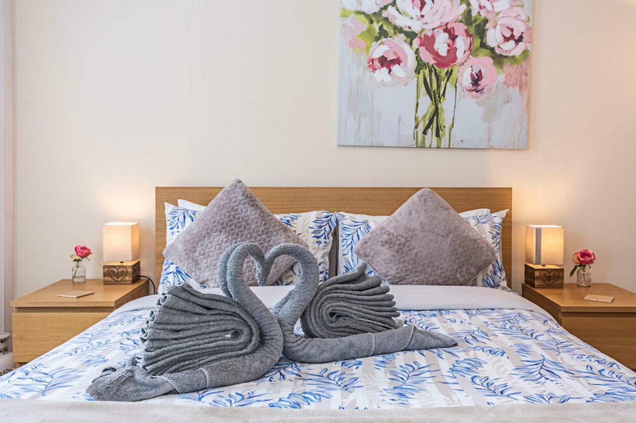 Greyhound Road Rooms Londra Esterno foto