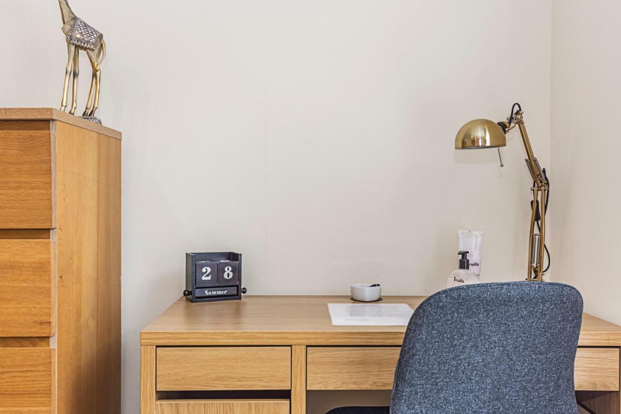 Greyhound Road Rooms Londra Esterno foto