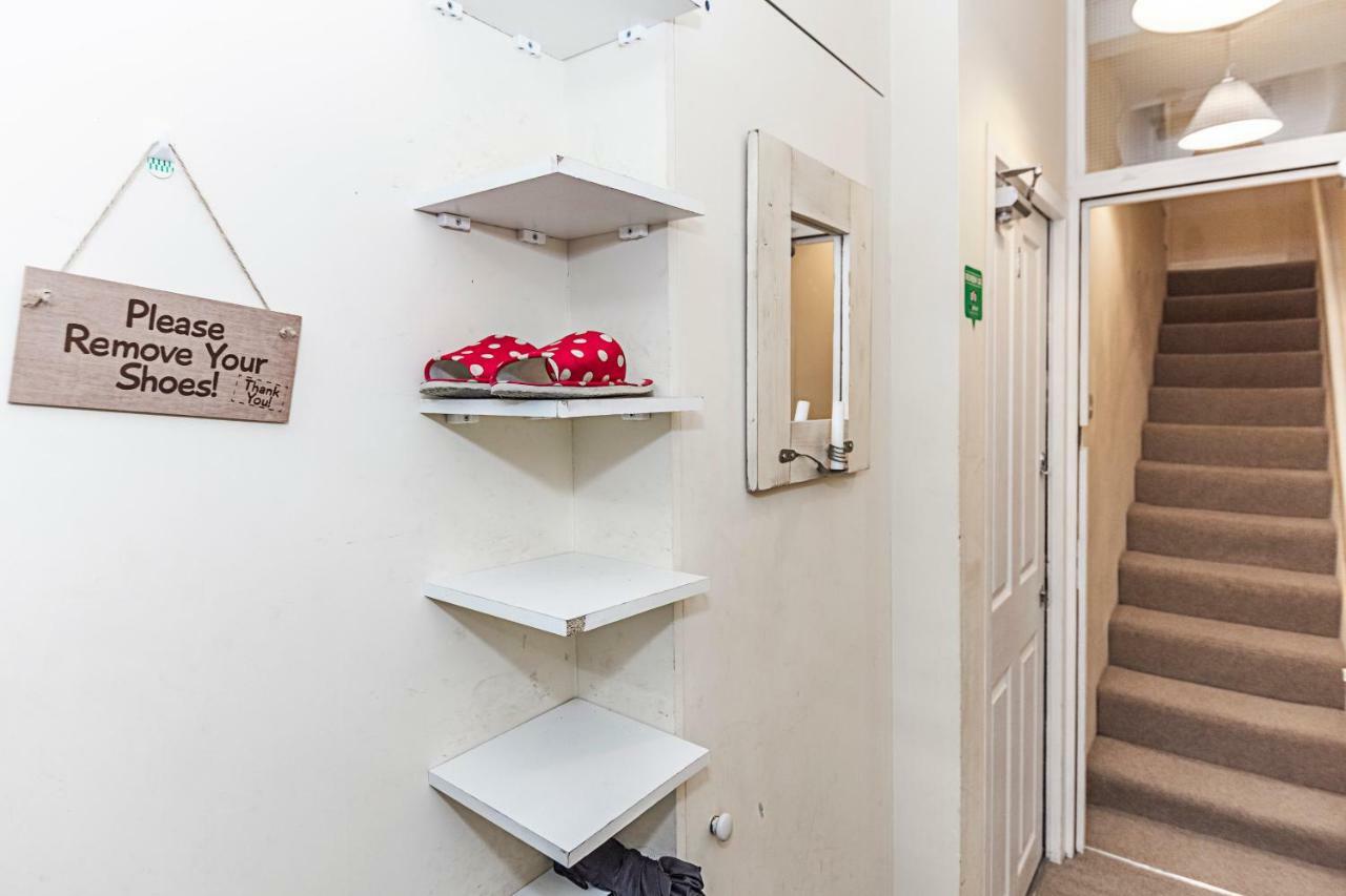 Greyhound Road Rooms Londra Esterno foto