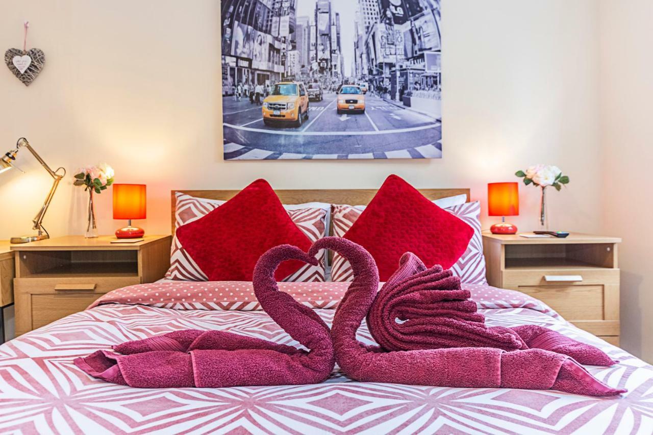 Greyhound Road Rooms Londra Esterno foto