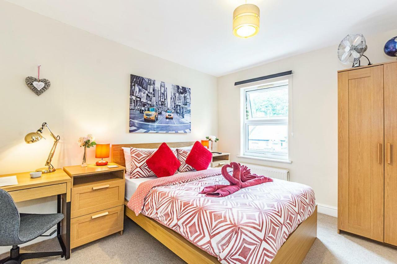 Greyhound Road Rooms Londra Esterno foto